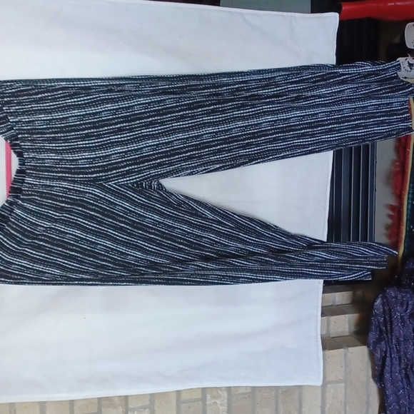 Rafaella Pantsuit, Black & White,  stretchy - Picture 6 of 6